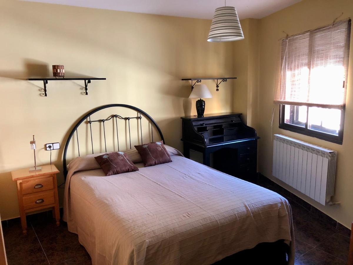 Casa En El Corazon De Gredos, Amplia Y Agradable. Villa Navacepeda de Tormes ภายนอก รูปภาพ
